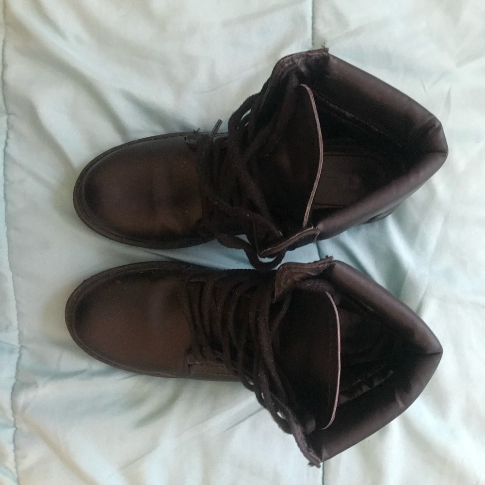 Combat boots